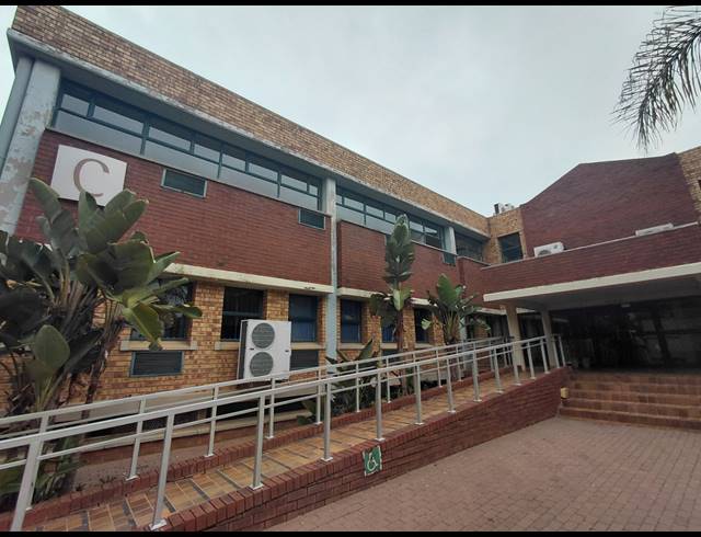 686M² OFFICE TO LET IN RANDJESPARK